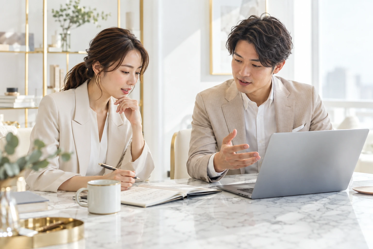 事業の方向性を相談する場面のイメージ